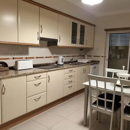 T2 Infante Moderno Wi-fi Garagem 50 M