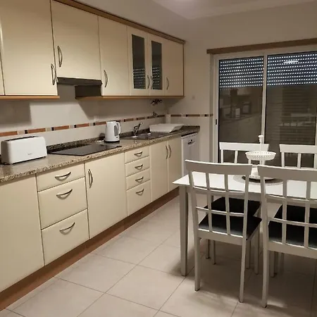 T2 Infante Moderno Wi-fi Garagem 50 M *